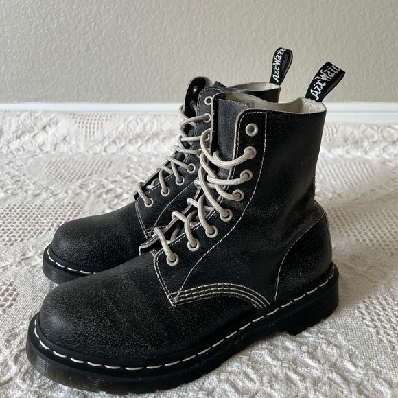 NEW Dr. Martens Classic Leather Pascal Boots Black Women’s Size 8 - Picture 14 of 15